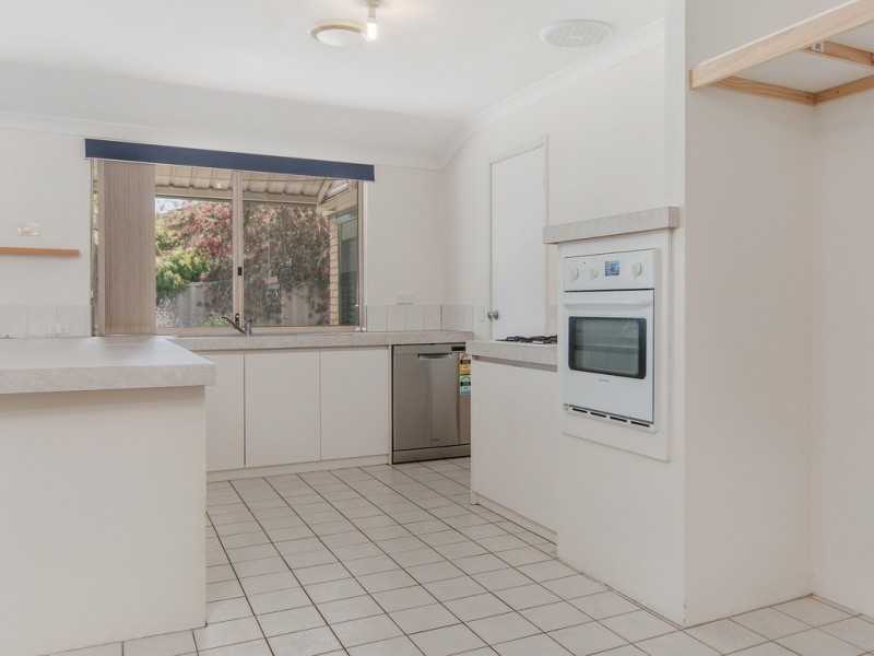 166 Oakmont Avenue, Meadow Springs WA 6210