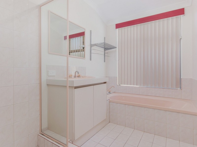 166 Oakmont Avenue, Meadow Springs WA 6210