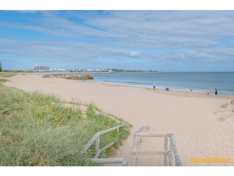 8/2 Loaring Street, Mandurah WA 6210