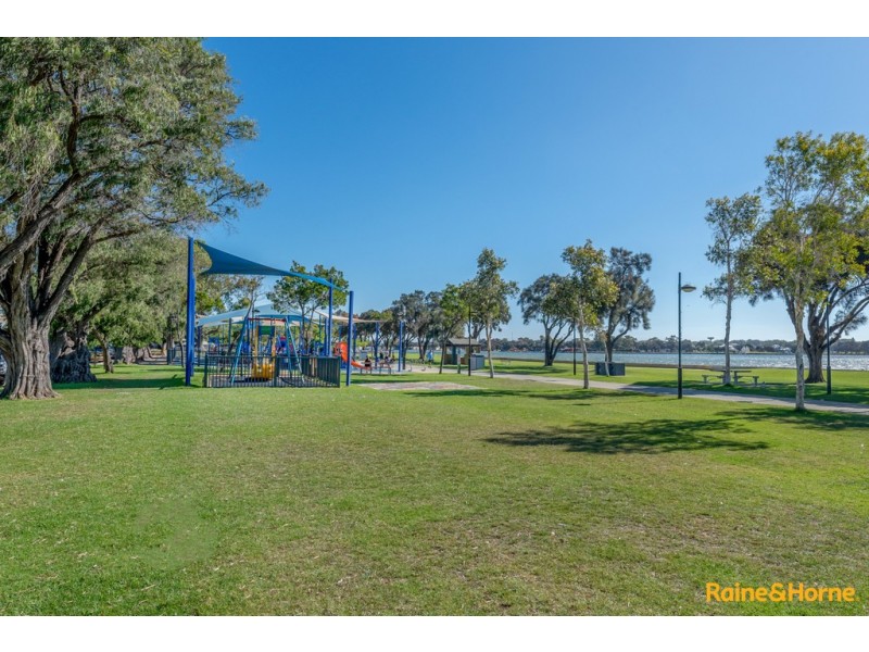 8/2 Loaring Street, Mandurah WA 6210