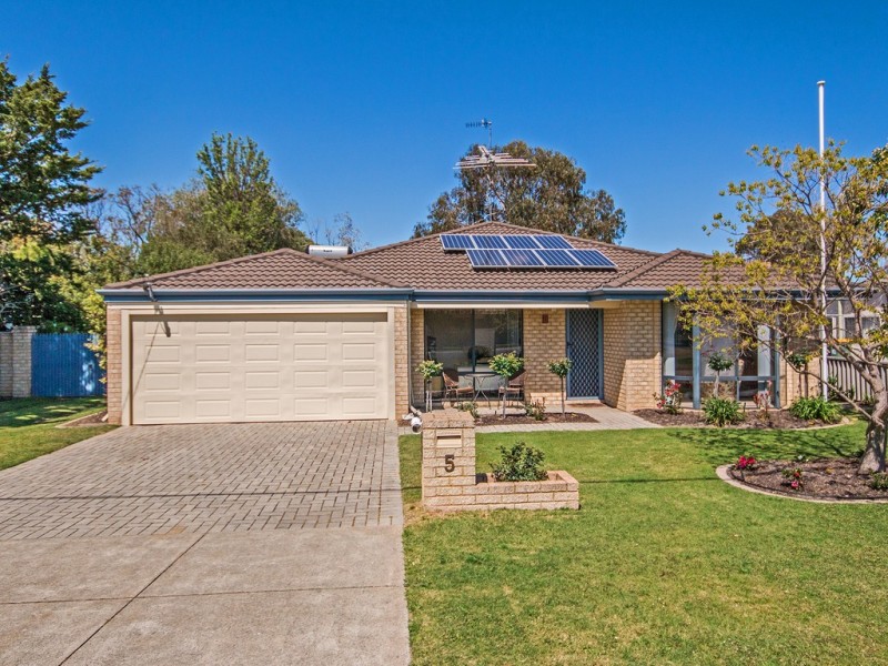 5 Derek Road, Coodanup WA 6210