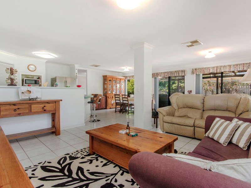 5 Derek Road, Coodanup WA 6210