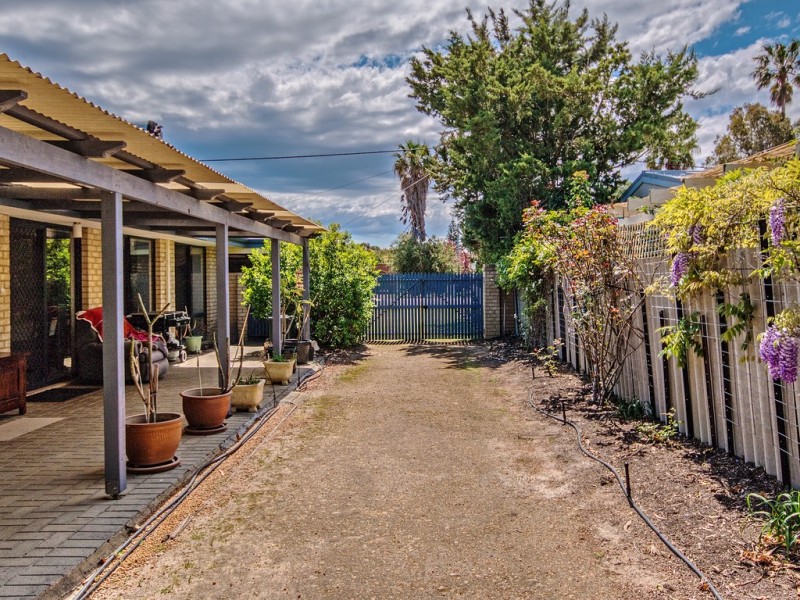 5 Derek Road, Coodanup WA 6210