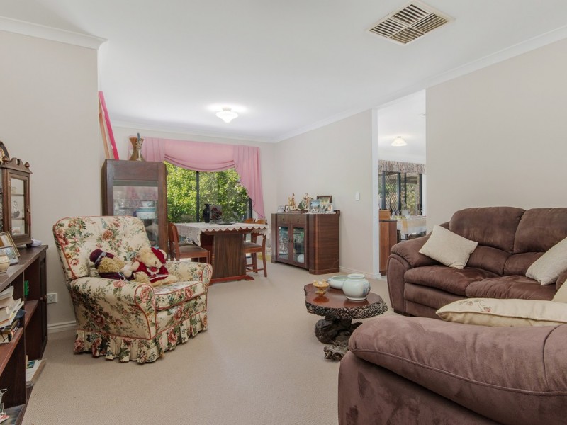 5 Derek Road, Coodanup WA 6210