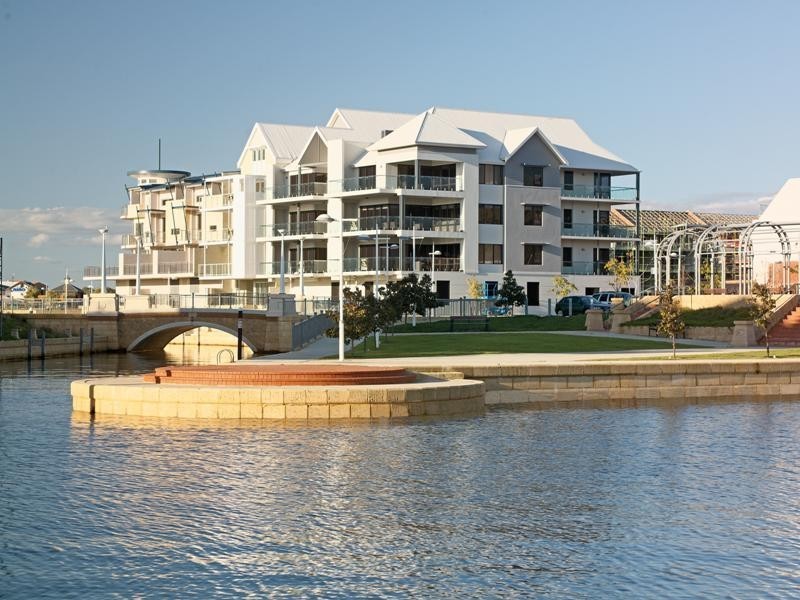 6/18 Cannaregio Square, Mandurah WA 6210
