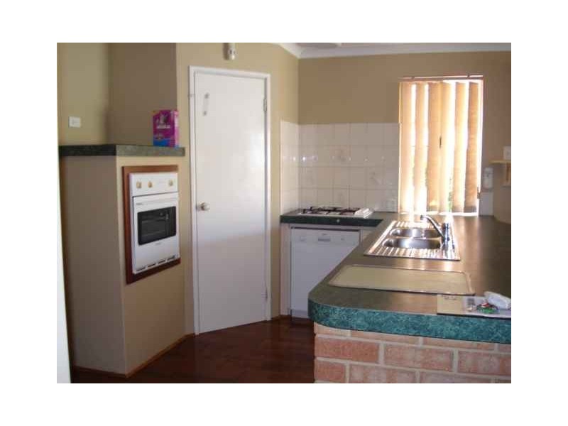 14 Lavender Gardens, Halls Head WA 6210