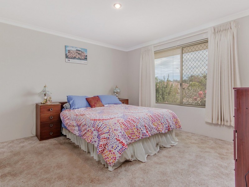 2 Templetonia Promenade, Halls Head WA 6210