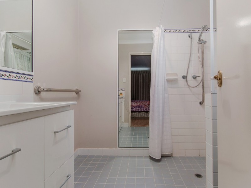 2 Templetonia Promenade, Halls Head WA 6210