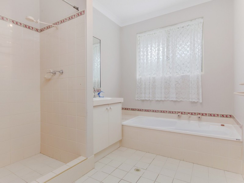 2 Templetonia Promenade, Halls Head WA 6210