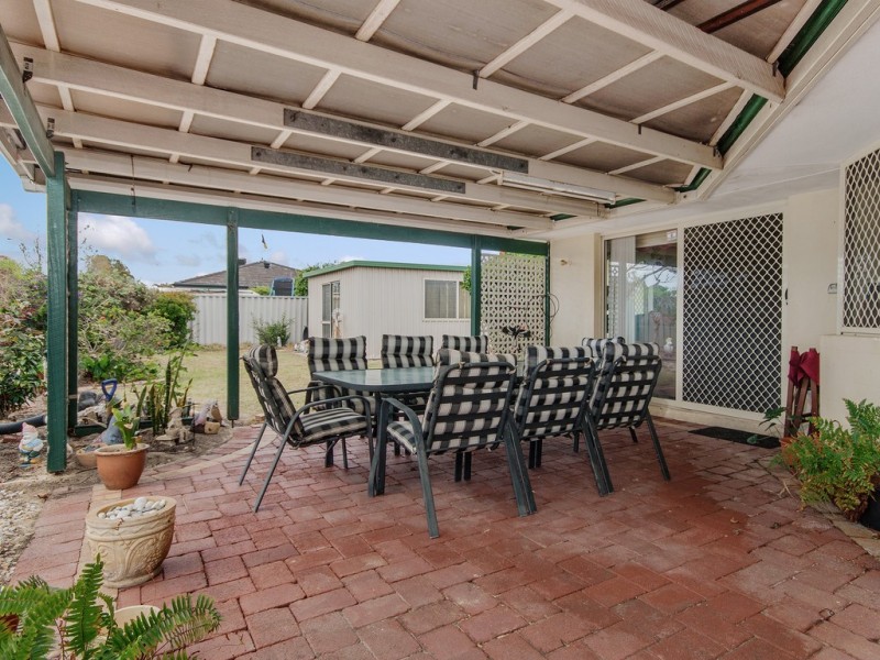 2 Templetonia Promenade, Halls Head WA 6210