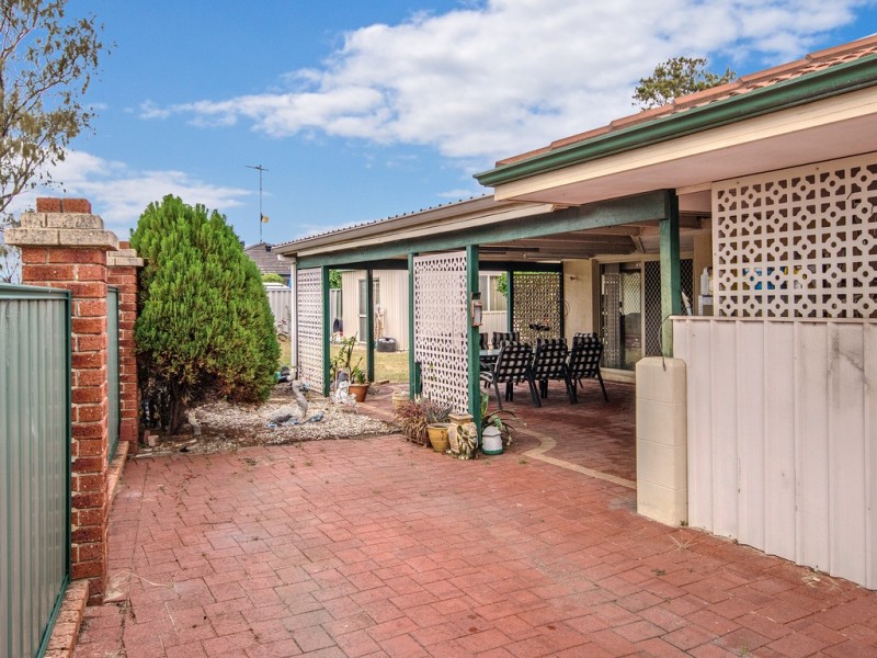 2 Templetonia Promenade, Halls Head WA 6210