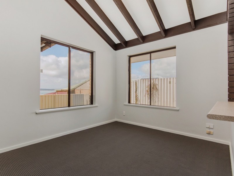 2/16 Gregory Road, Dawesville WA 6211