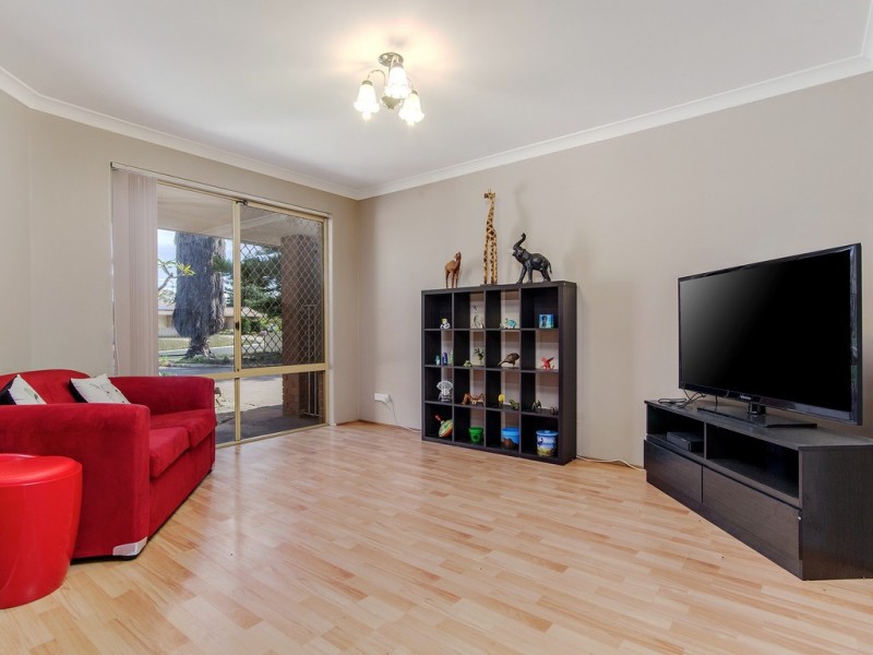 5 St Laurent Close, Greenfields WA 6210