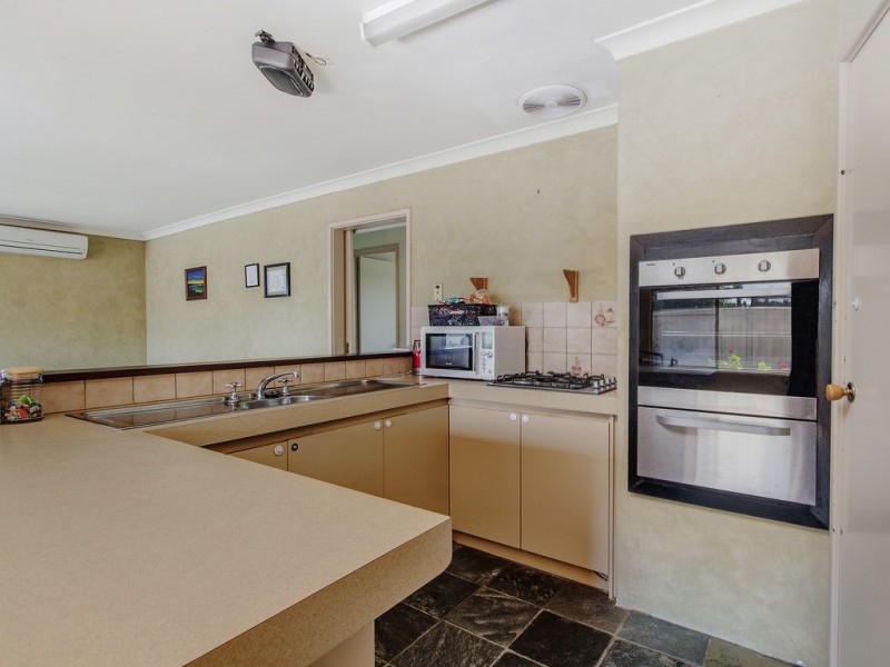 5 St Laurent Close, Greenfields WA 6210