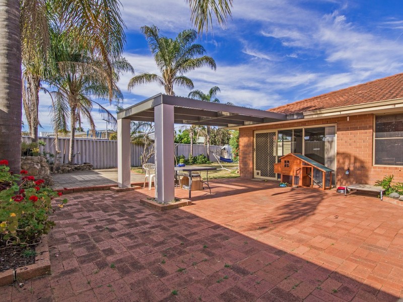 5 St Laurent Close, Greenfields WA 6210
