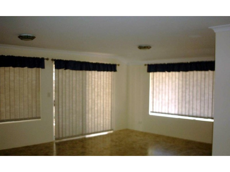 8 Colville Street, Waikiki WA 6169