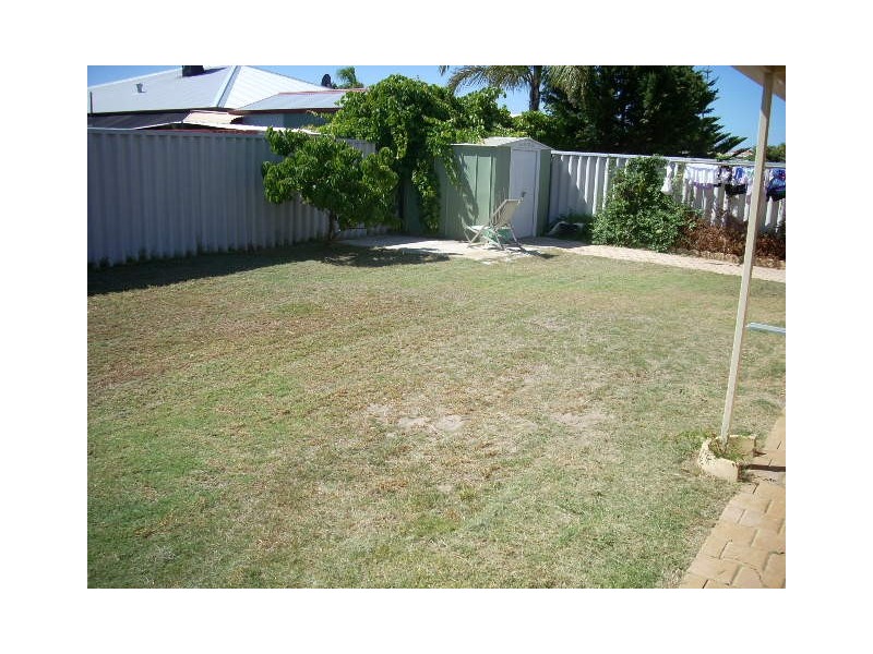 8 Colville Street, Waikiki WA 6169