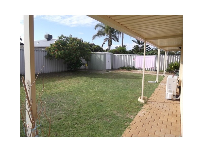 8 Colville Street, Waikiki WA 6169