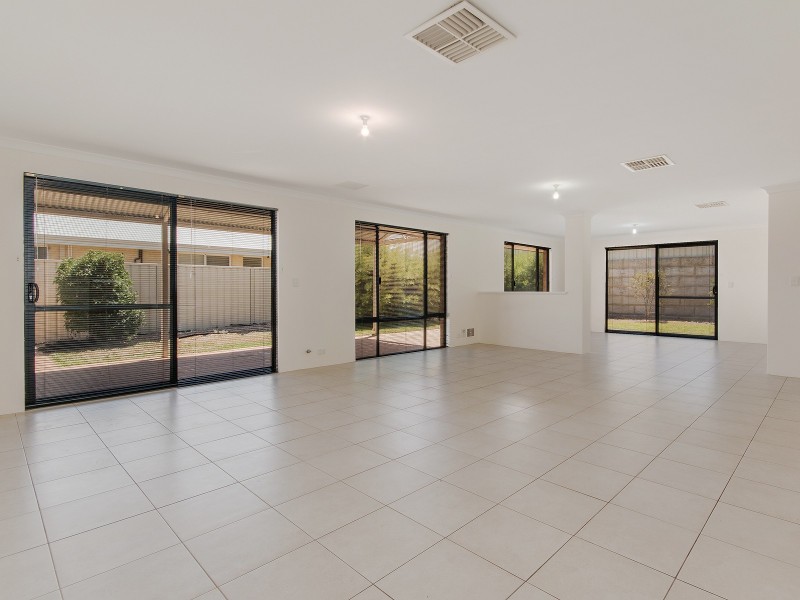 18 Yallingup Loop, Dawesville WA 6211