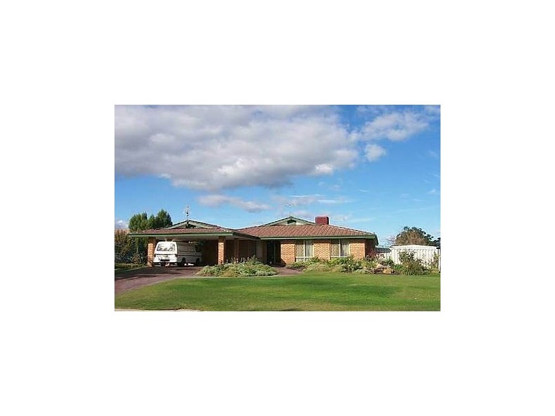5 Rochester Way, Meadow Springs WA 6210