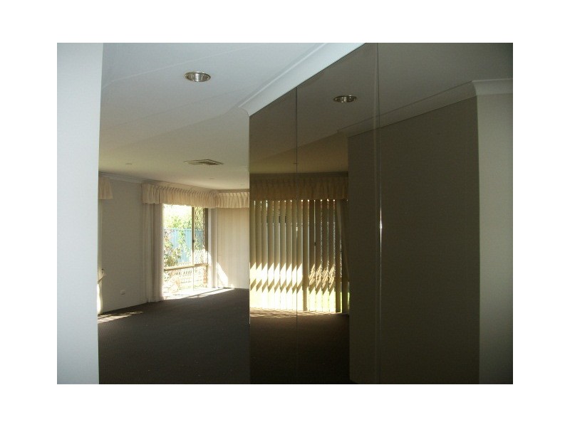 5 Rochester Way, Meadow Springs WA 6210