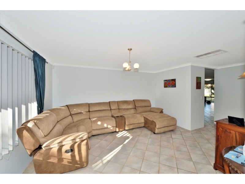 5 Newport Drive, Dudley Park WA 6210