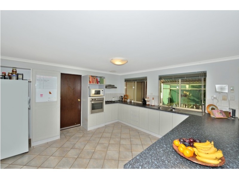 5 Newport Drive, Dudley Park WA 6210