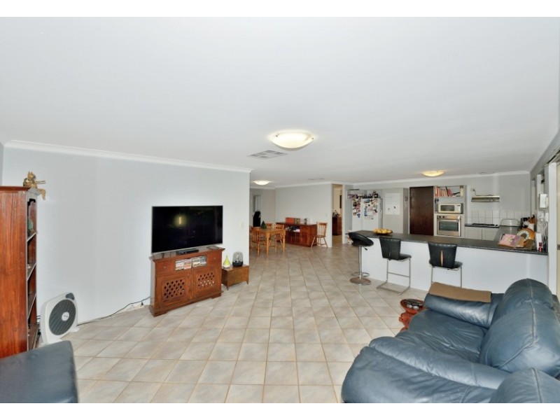 5 Newport Drive, Dudley Park WA 6210