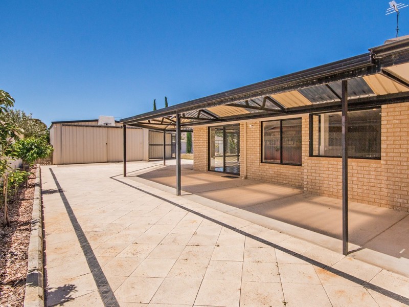 8 Appletree Place, Greenfields WA 6210