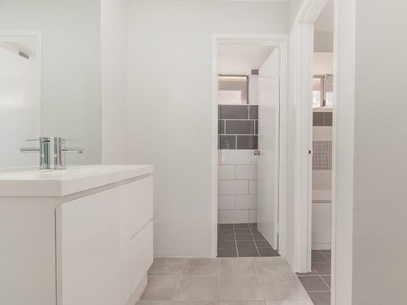 24 ELMORE WAY, Dudley Park WA 6210