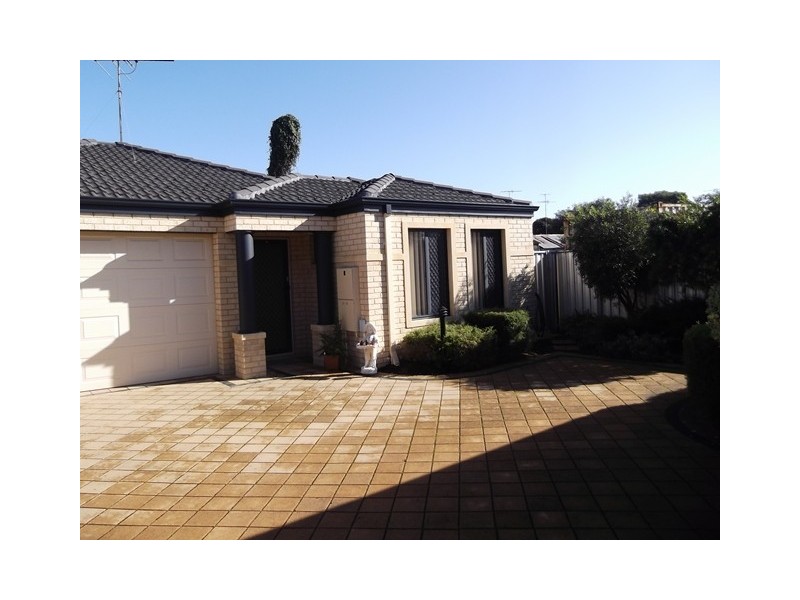 4/10 Davey St, Mandurah WA 6210