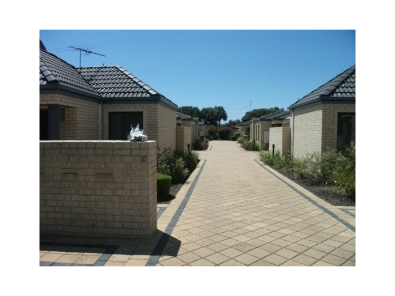 4/10 Davey St, Mandurah WA 6210