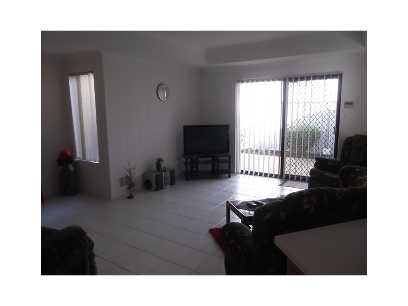 4/10 Davey St, Mandurah WA 6210