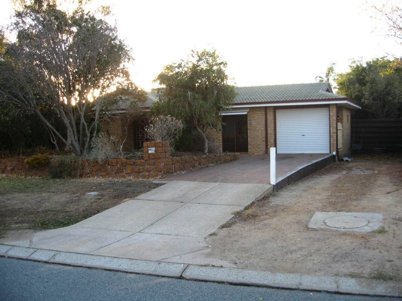 14 Mahogany Drive, Halls Head WA 6210