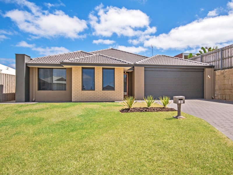 17 Teneriffe Rise, Halls Head WA 6210