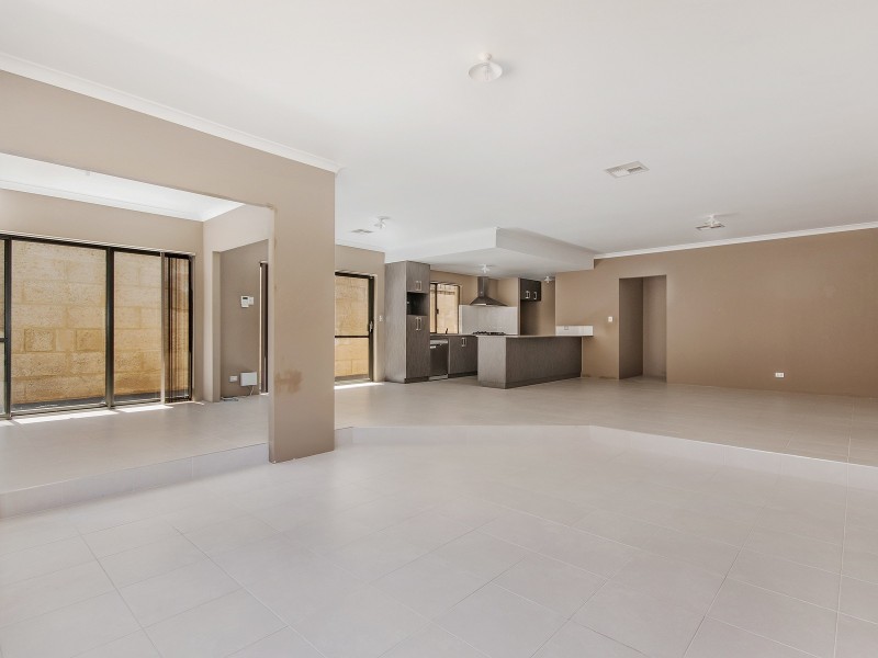17 Teneriffe Rise, Halls Head WA 6210