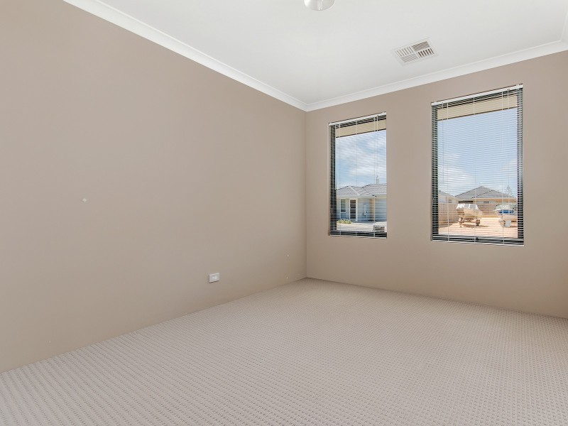 17 Teneriffe Rise, Halls Head WA 6210