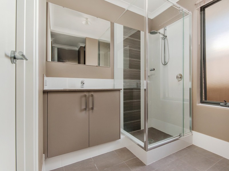 17 Teneriffe Rise, Halls Head WA 6210