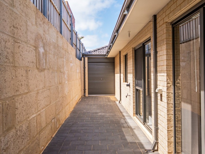 17 Teneriffe Rise, Halls Head WA 6210