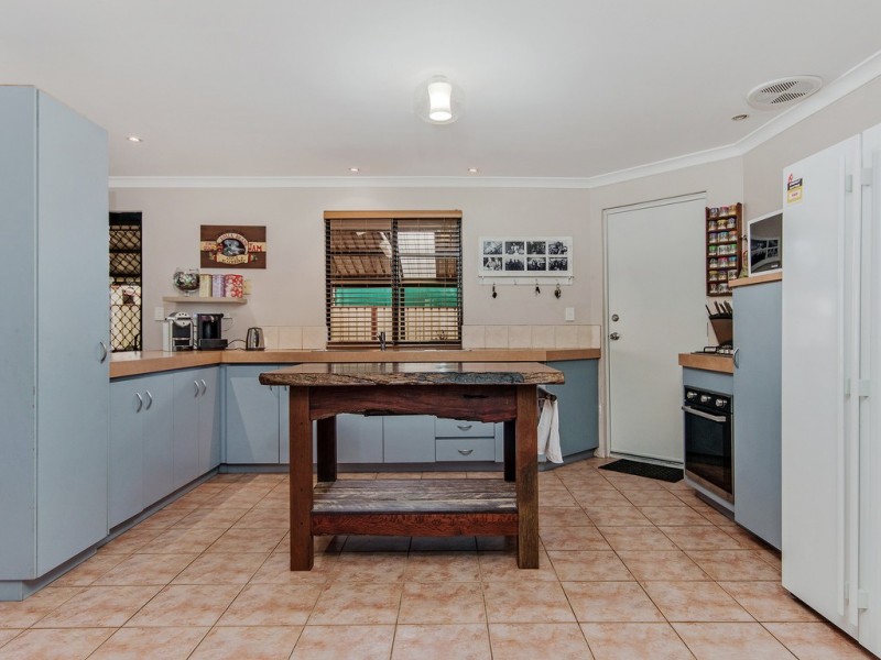 5 Appletree Place, Greenfields WA 6210