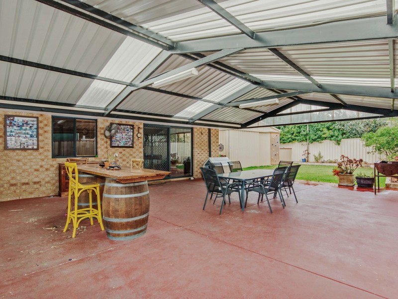 5 Appletree Place, Greenfields WA 6210