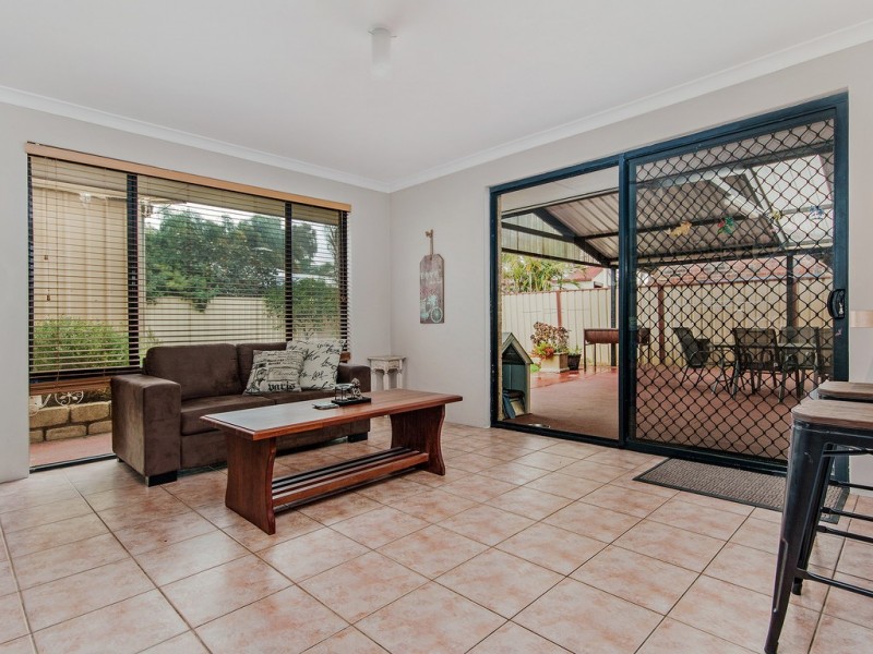 5 Appletree Place, Greenfields WA 6210