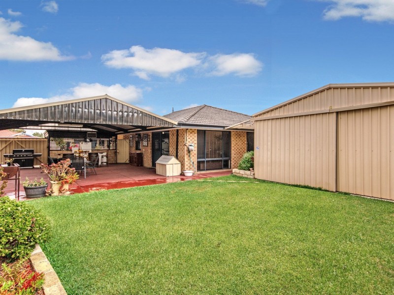 5 Appletree Place, Greenfields WA 6210