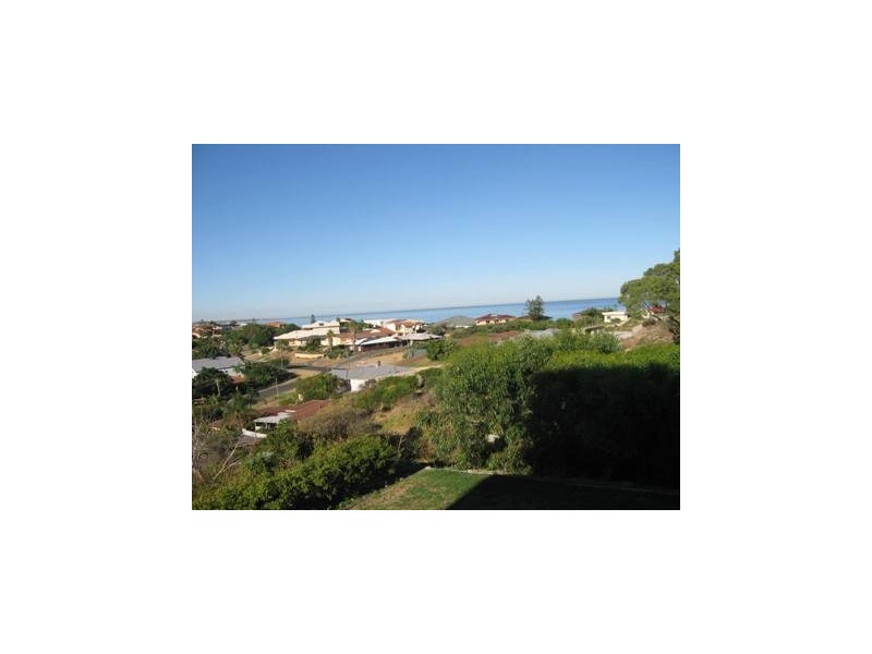 2/13 Sussex Place, Halls Head WA 6210
