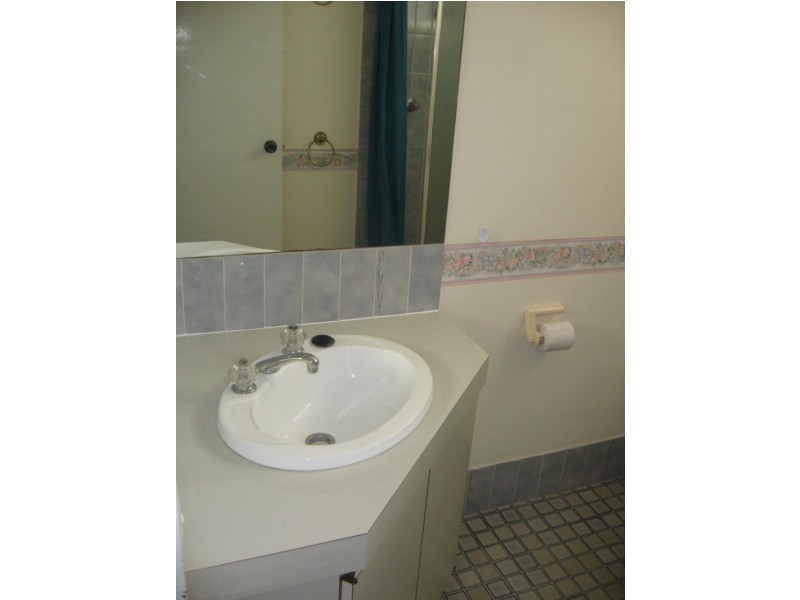 2/13 Sussex Place, Halls Head WA 6210