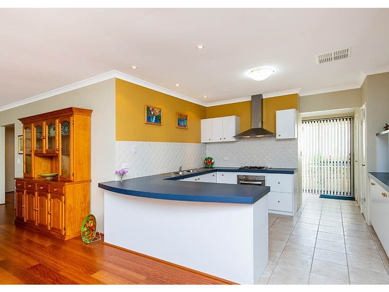 5 Heather Gardens, Halls Head WA 6210