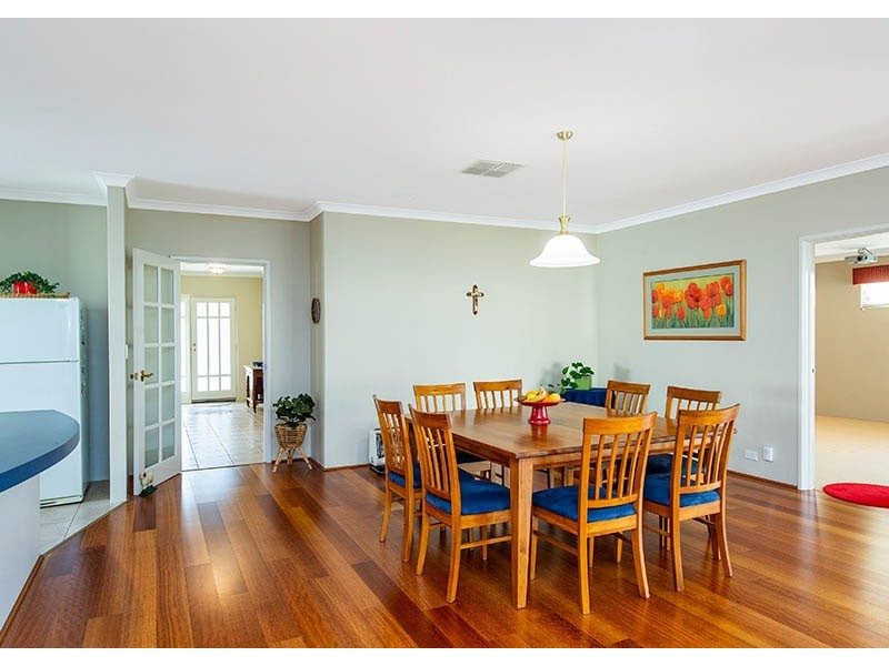 5 Heather Gardens, Halls Head WA 6210