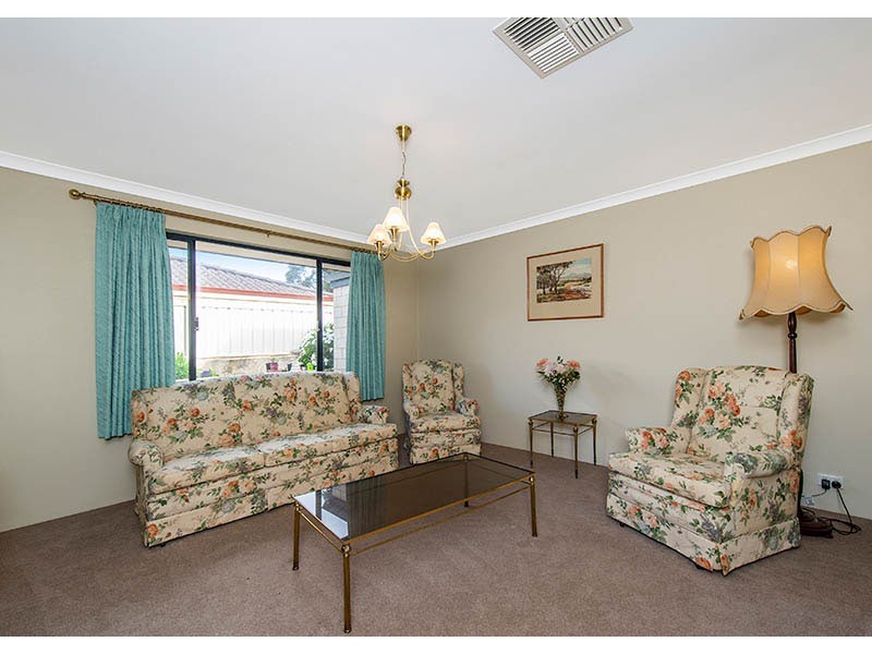 5 Heather Gardens, Halls Head WA 6210