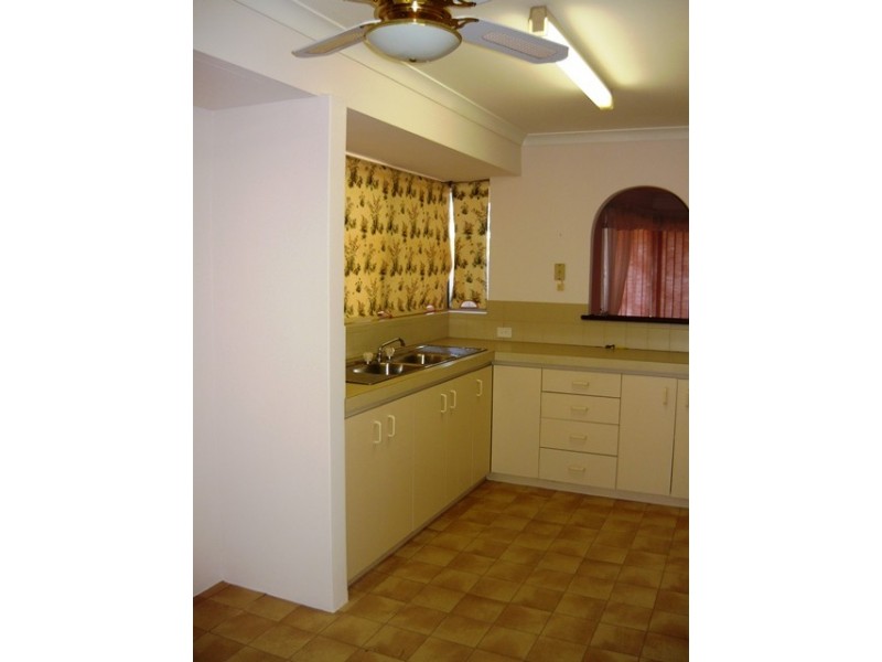 2A GRANGE, Halls Head WA 6210