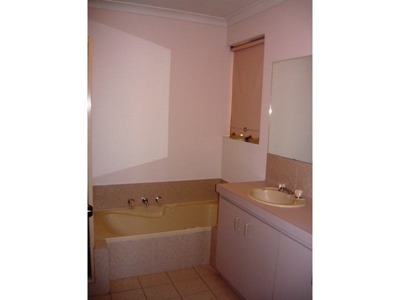 2A GRANGE, Halls Head WA 6210